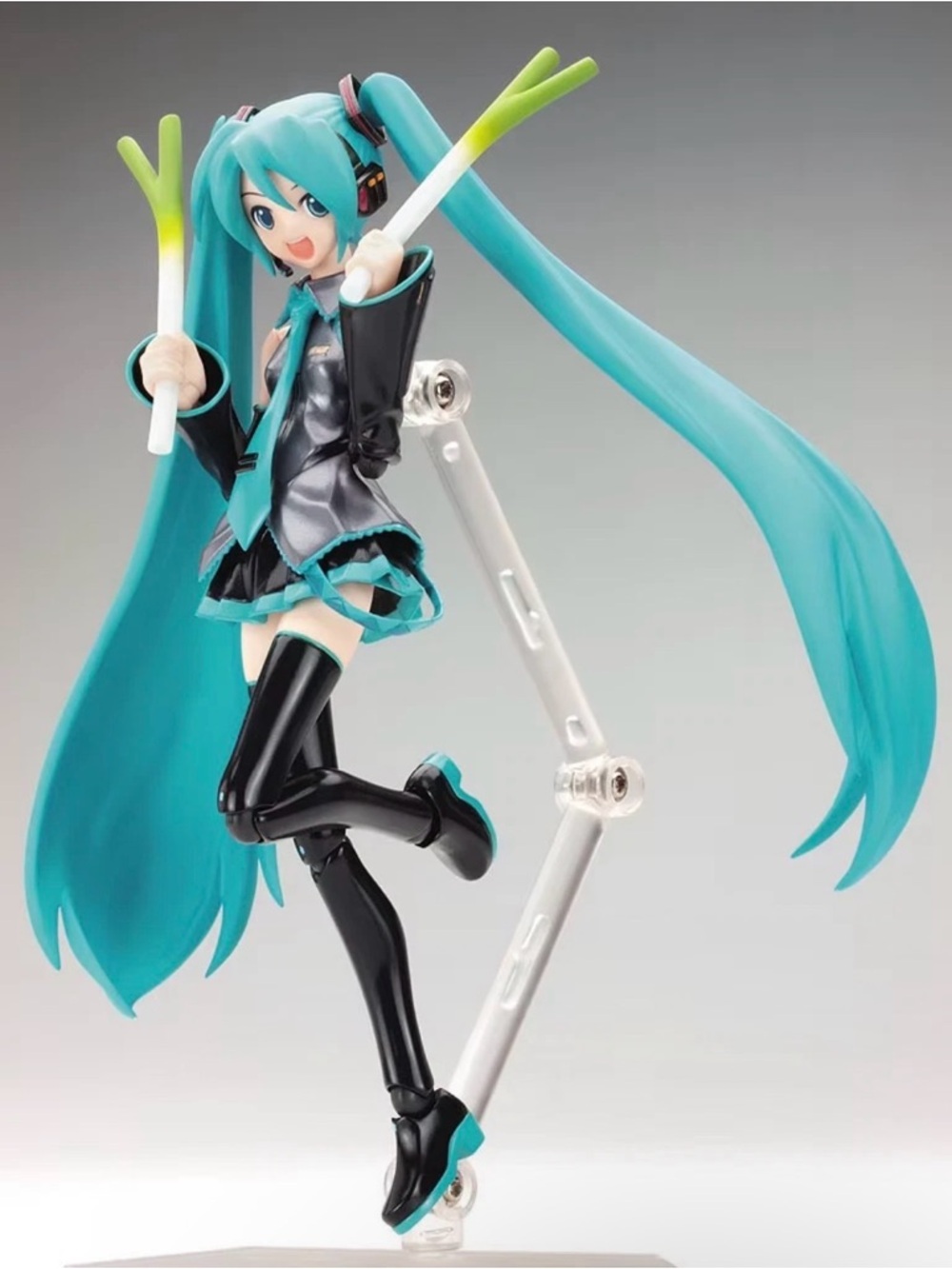 Hatsune Miku PVC Figure with Twin Tails - Teal & Black
